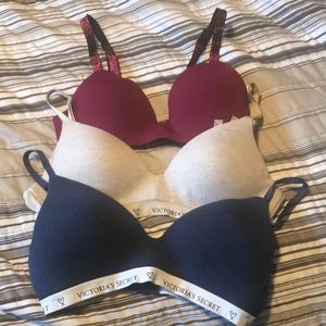 Wireless T-shirt bra VS